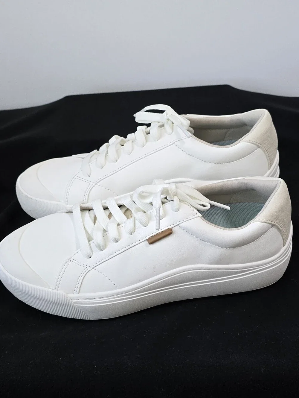 Dr. Scholl's Women's White Low-Top Lace-Up Sneakers
